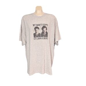 🍄 Wet Bandits Escape Gray Graphic T-Shirt, Size 2XL